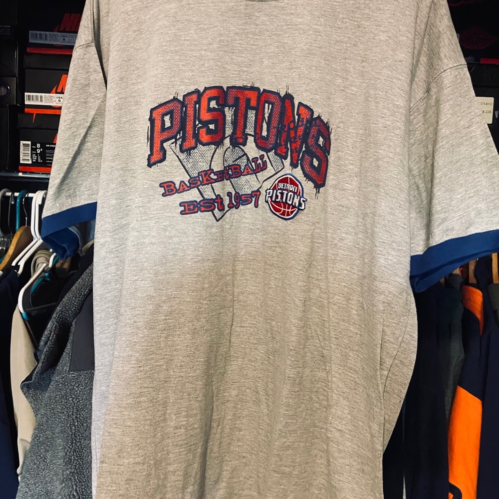 Vintage Pistons tee
